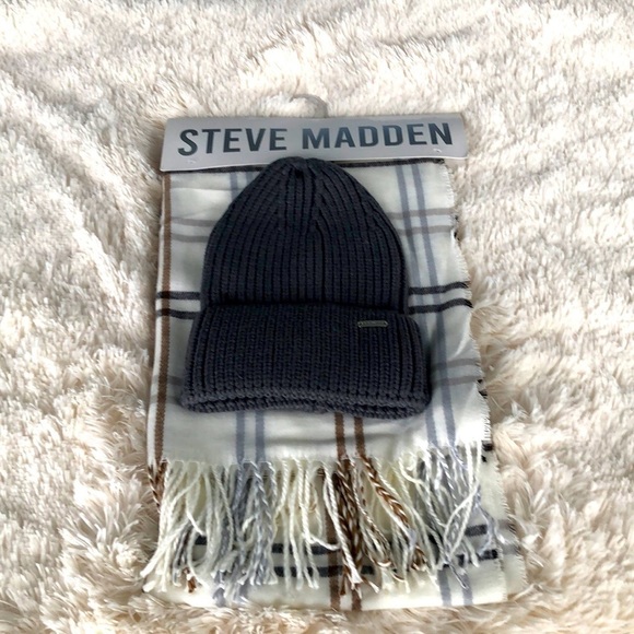 STEVE MADDEN hat and scarf set - Picture 1 of 9